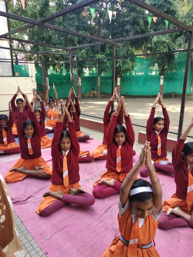 Hindu-Dhnanpith-laxminagar-13-1-20-Inter-school-yogasan-competition-training-2019-3