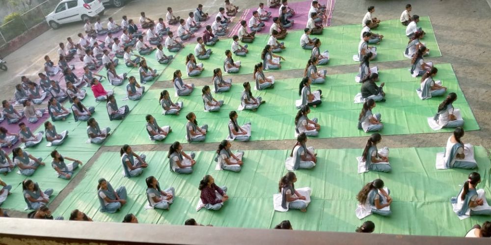Nav-pratibha-high-school-umred-road-29-11-19-Inter-school-yoga-competition-training-2019