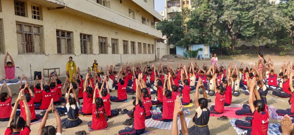 Bipin-Bose-Dhantoli-3-12-19-Inter-school-yoga-competition-training-2019