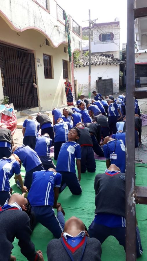 Baradwari-Krish-Convent-1-1-20-Inter-school-yoga-competition-training-2019